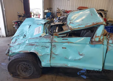 1990 Ford Ranger z USA, uszkodzony, nr VIN 1FTCR11T7LUA32118